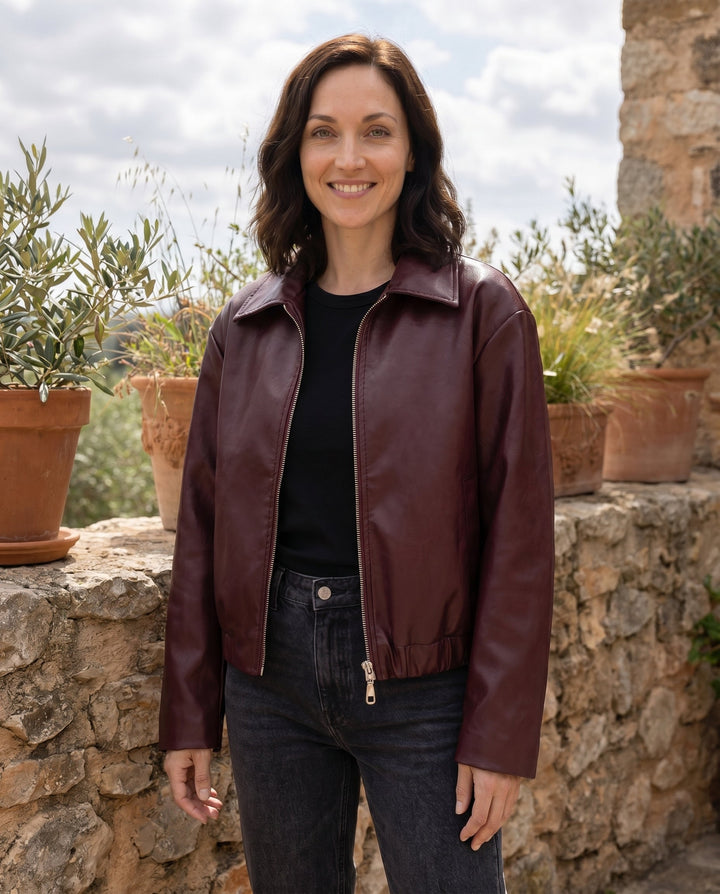 Women's Sophisticated Fitted Faux Leather Jacket for Casual Wear