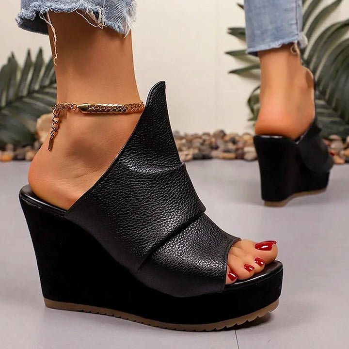 Everlee | Women's Textured Wedge Mule Sandals