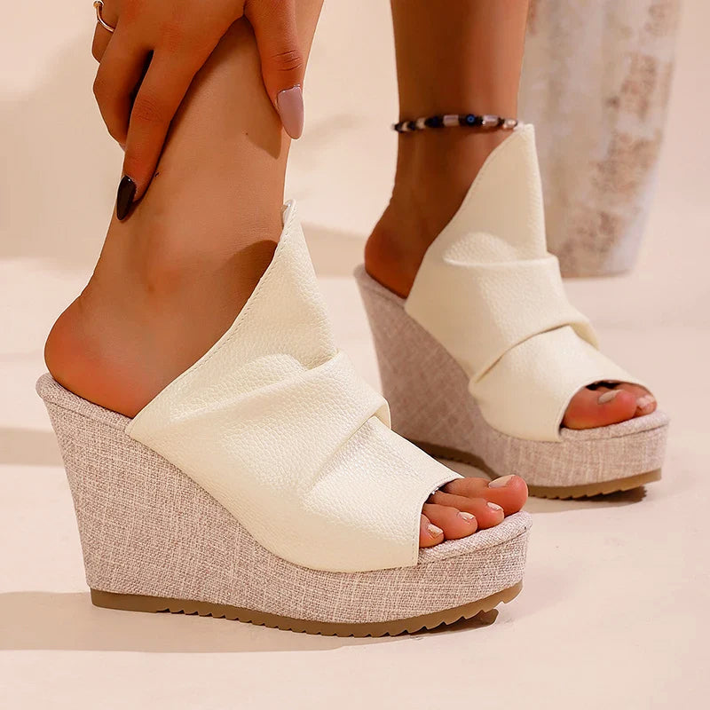 Everlee | Women's Textured Wedge Mule Sandals