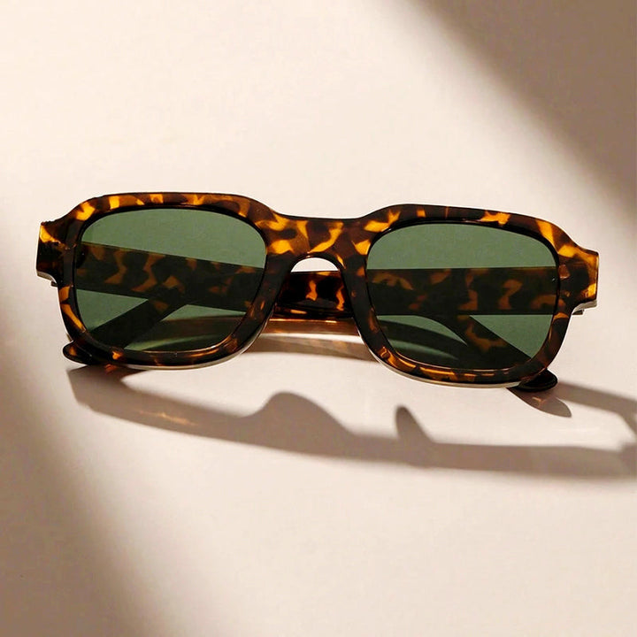 Unisex Bold Square Sunglasses for Stylish Eye Protection