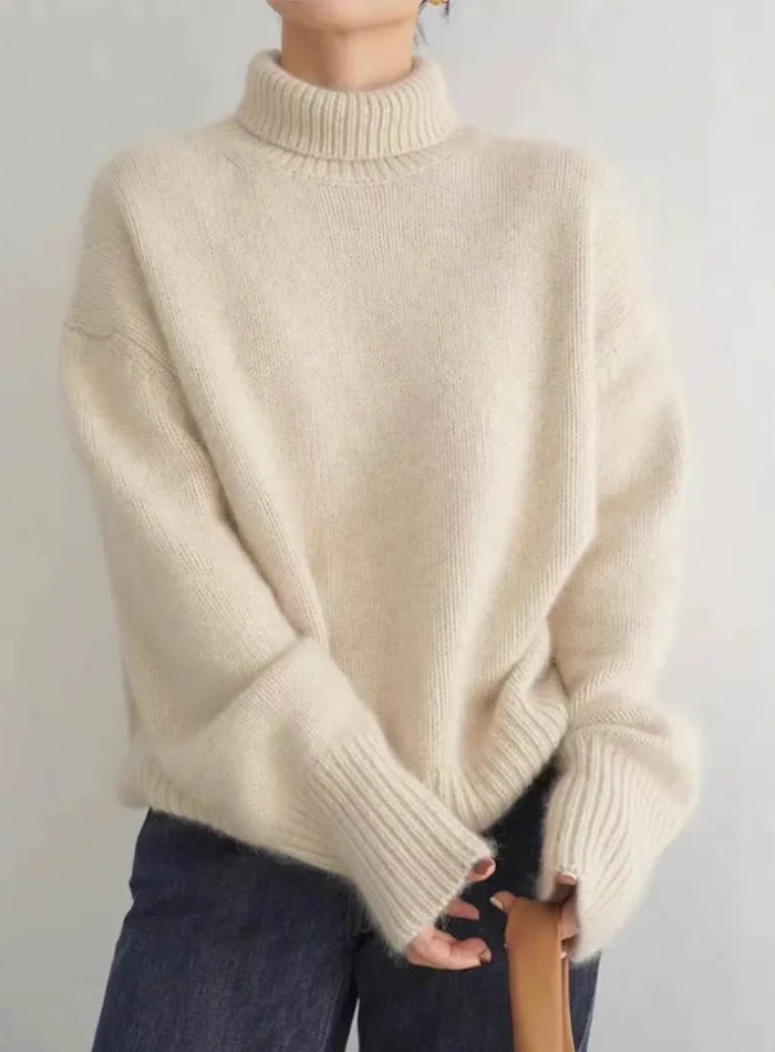 Women's Luxuriously Soft Turtleneck Sweater for Timeless Style