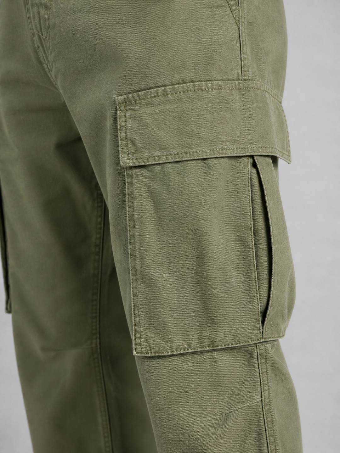 Men's Relaxed Cargo Pants with Utility Pockets for Comfort and Style