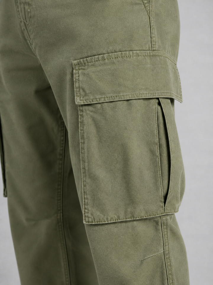 Men's Relaxed Cargo Pants with Utility Pockets for Comfort and Style