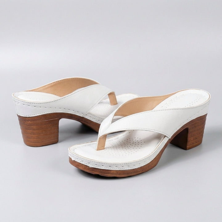Quinn | Women's Block Heel Thong Sandals