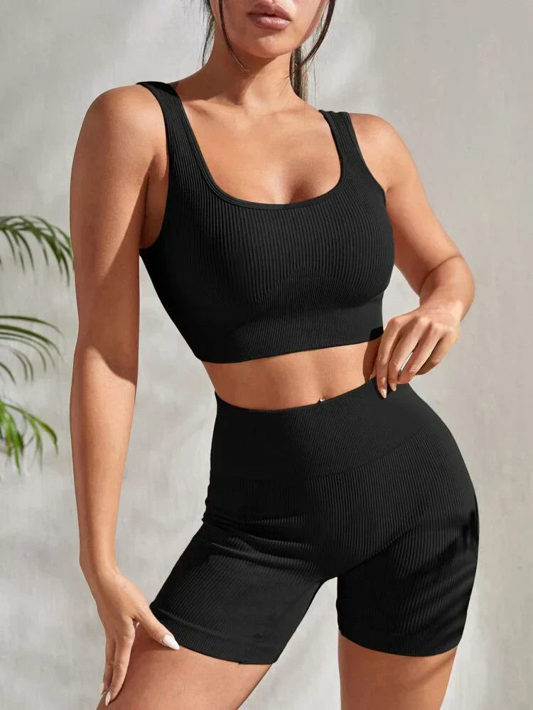 Sienna | Women's Fitness Set with Shorts & Sports Top
