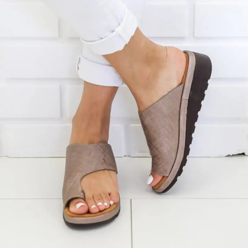 Women's Cushioned Toe Post Sandals for Comfort and Style