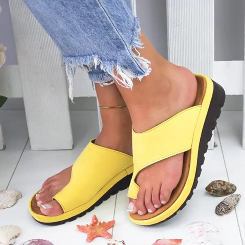 Women's Cushioned Toe Post Sandals for Comfort and Style