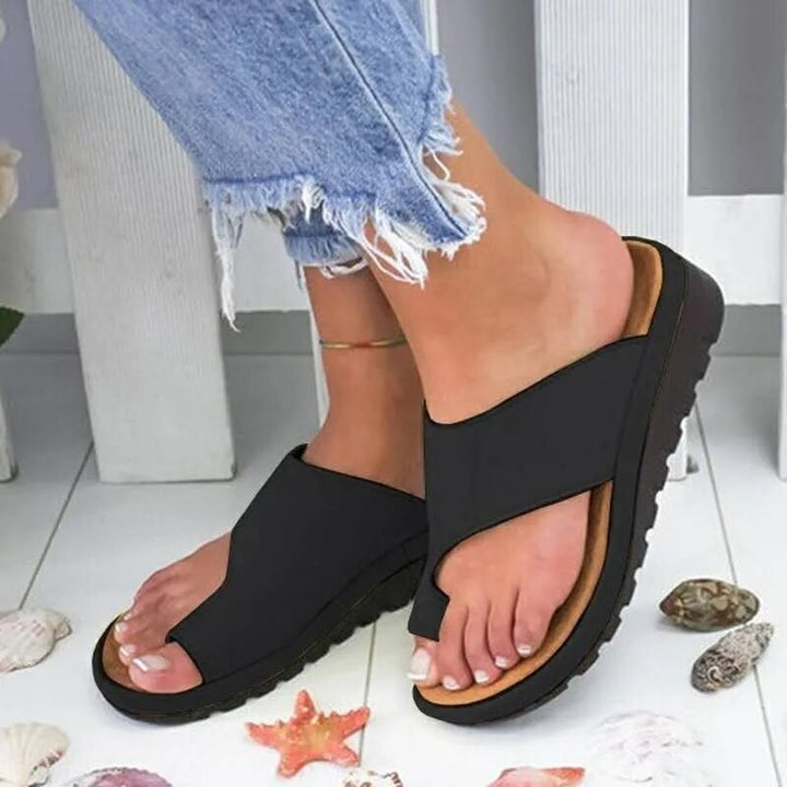 Women's Cushioned Toe Post Sandals for Comfort and Style