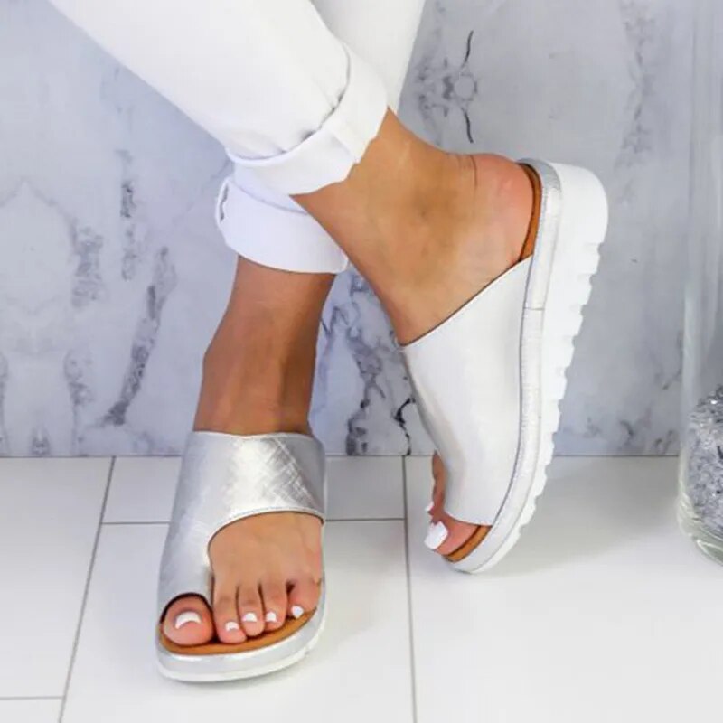 Women's Cushioned Toe Post Sandals for Comfort and Style